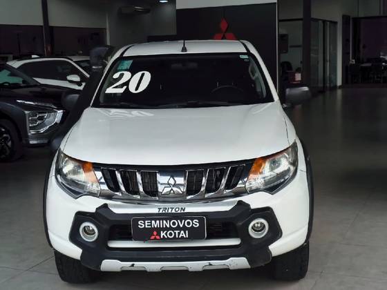 MITSUBISHI L200 TRITON 2.4 16V TURBO DIESEL SPORT GLS CD 4P 4X4 AUTOMÁTICO MITSUBISHI L200 TRITON 2.4 16V TURBO DIESEL SPORT GLS CD 4P 4X4 AUTOMÁTICO